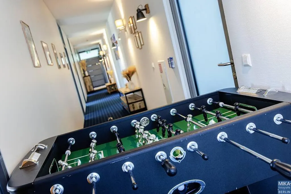 150 M² Unterkunft Mit Billard, Kicker & Parkplatz Apartment Berlin