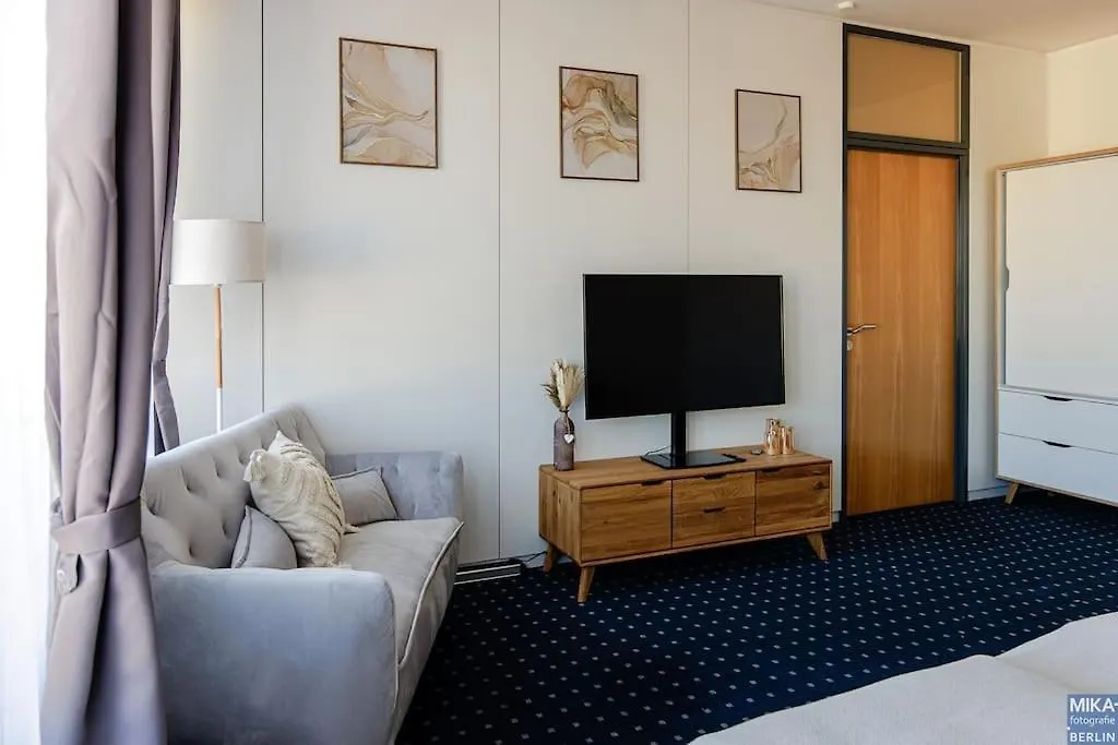 150 M² Unterkunft Mit Billard, Kicker & Parkplatz Apartment Berlin