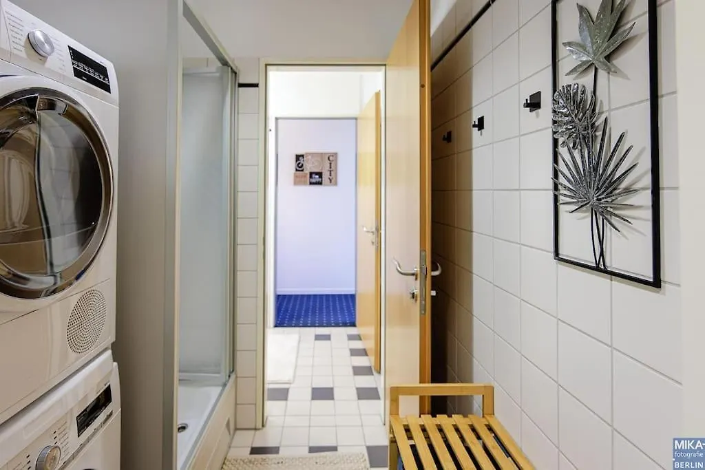 150 M² Unterkunft Mit Billard, Kicker & Parkplatz Apartment Berlin